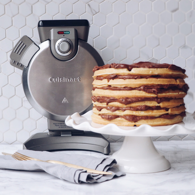 Vertical Waffle Maker — Light - Image 7